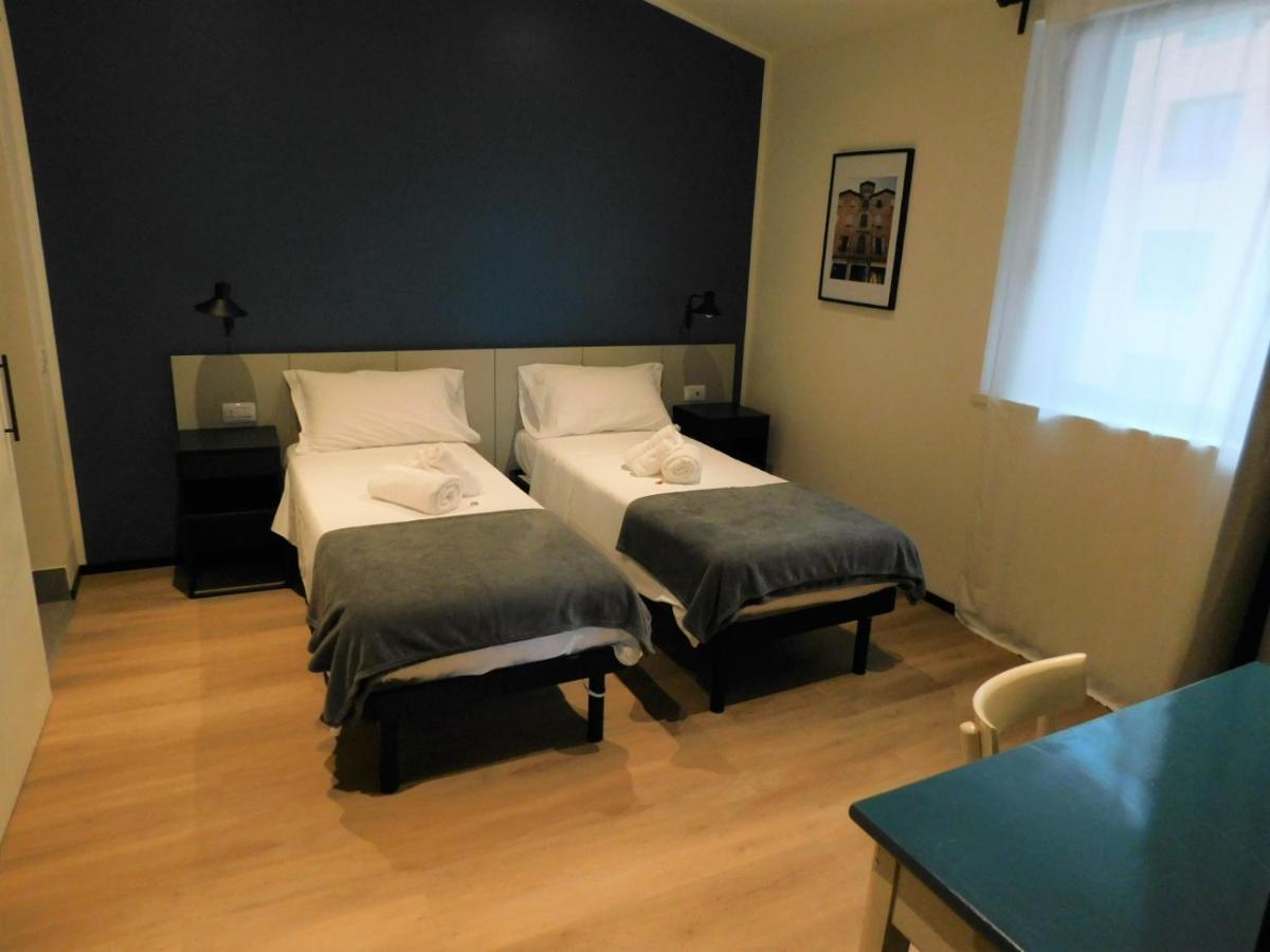 Piumaviola Beds & * Parma