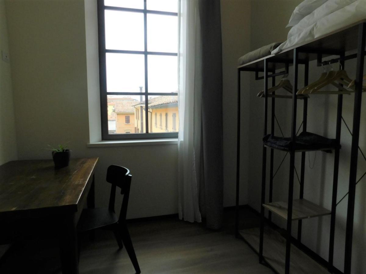 Piumaviola Beds & * Parma
